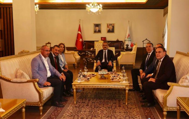 Mahmut Özer’den Nevşehir Belediyesi’ne ziyaret Mahmut Özer’den Nevşehir Belediyesi’ne ziyaret
