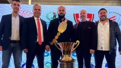 Paşa’nın Aslanı’nın kupa töreninde yalnız bırakmadı