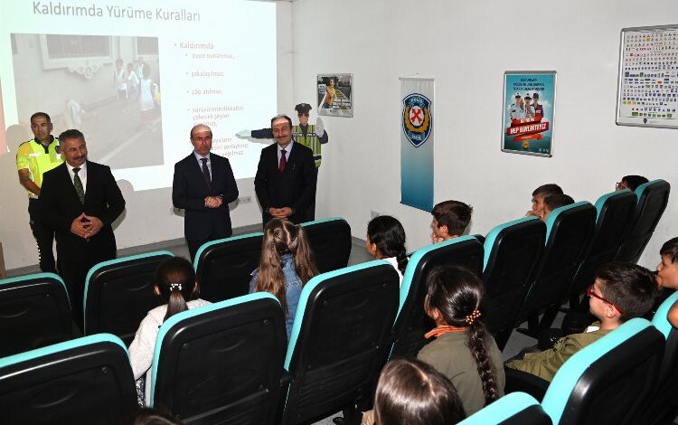 Konya Selçuklu’da trafikte bilinçli nesil yetişiyor Konya Selçuklu’da trafikte bilinçli nesil yetişiyor