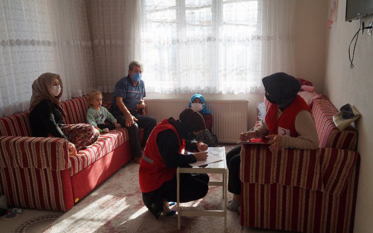 Türk Kızılayı Bursa’nın dağ ilçelerine umut oldu