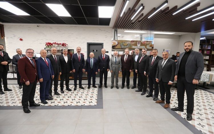 Kayseri protokolü ilçe belediye başkanlarıyla buluştu Kayseri protokolü ilçe belediye başkanlarıyla buluştu