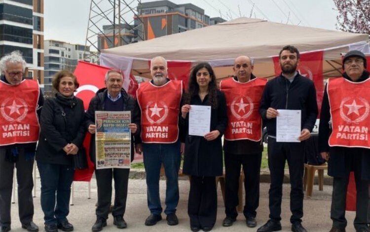 Vatan Partisi Bursa’dan Perinçek için ‘imza’ya davet Vatan Partisi Bursa’dan Perinçek için ‘imza’ya davet
