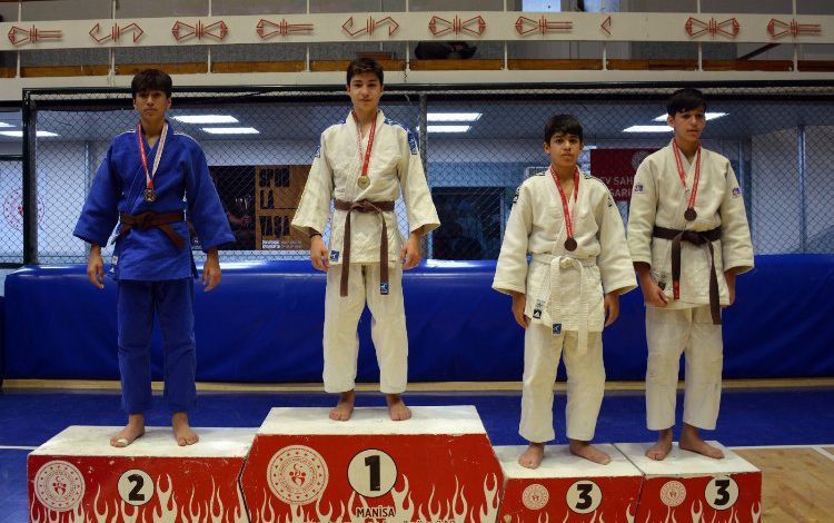 Manisalı Judoculardan 15 madalya