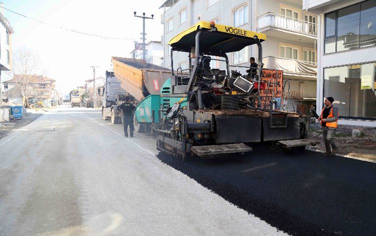 Kocaeli Kartepe Dumlupınar Mahallesi’nde üstyapı çalışmaları devam ediyor