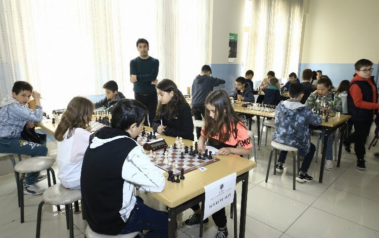 Bursa Yenişehir’de Yeşilay Satranç Turnuvası düzenlendi Bursa Yenişehir’de Yeşilay Satranç Turnuvası düzenlendi