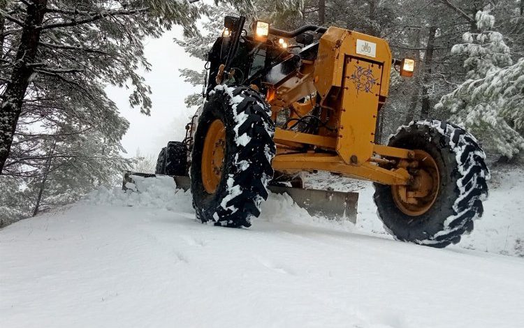 Aydın’da karla mücadele devam ediyor