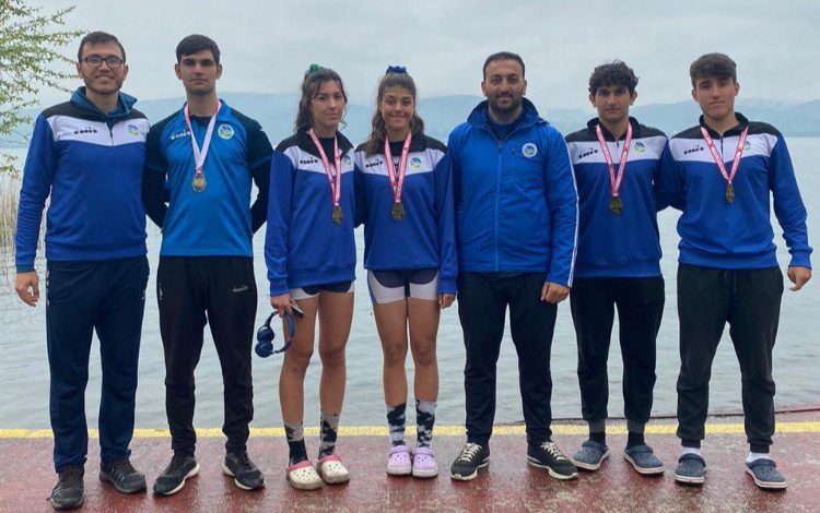 Sakaryalı kürek sporcuları derece ile döndü Sakaryalı kürek sporcuları derece ile döndü