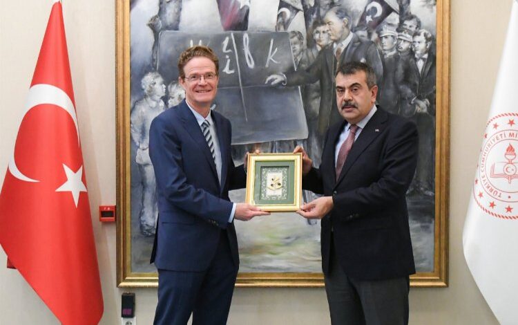 Bakan Tekin, AB Türkiye Delegasyonu’nu kabul etti Bakan Tekin, AB Türkiye Delegasyonu’nu kabul etti