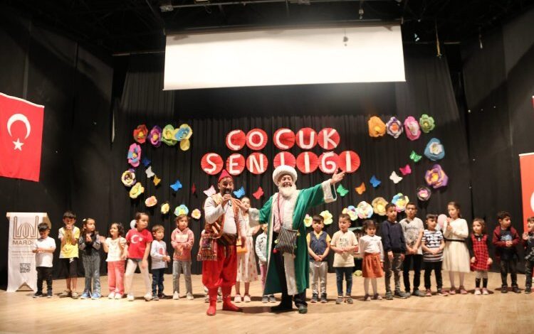 Mardin’de çocuk şenliği düzenlendi Mardin’de çocuk şenliği düzenlendi