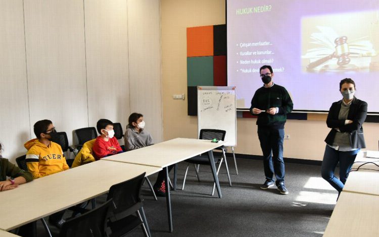 Kadıköy’de çocuklar haklarını öğrendi Kadıköy’de çocuklar haklarını öğrendi