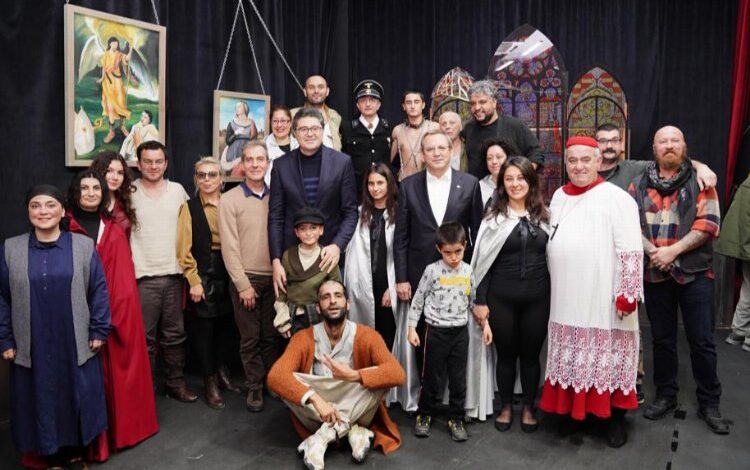 Ayvalık’a ‘Direklerarası’ndan iki ödül