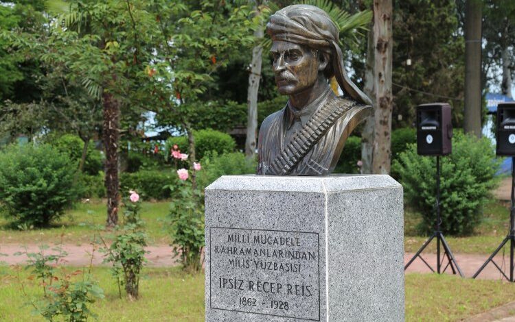 İpsiz Recep Rize’deki anıtı başında anıldı