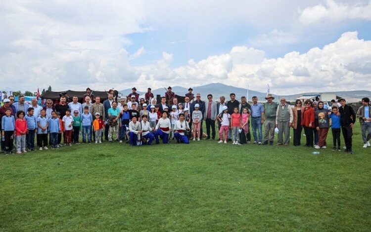Kayseri Hacılar’da çocuklara renkli şenlik Kayseri Hacılar’da çocuklara renkli şenlik