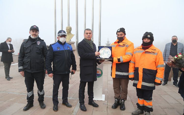 Ankara Gölbaşı’nda Başkan Şimşek’e davullu zurnalı karşılama Ankara Gölbaşı’nda Başkan Şimşek’e davullu zurnalı karşılama