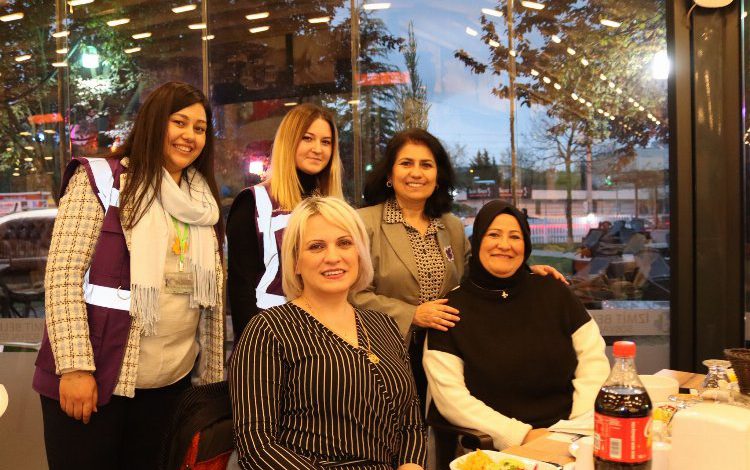 Kocaeli İzmit’in girişimci kadınları iftarda buluştu