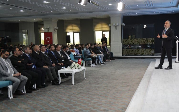 Başkan Aktaş BTÜ’lülerle tecrübelerini paylaştı