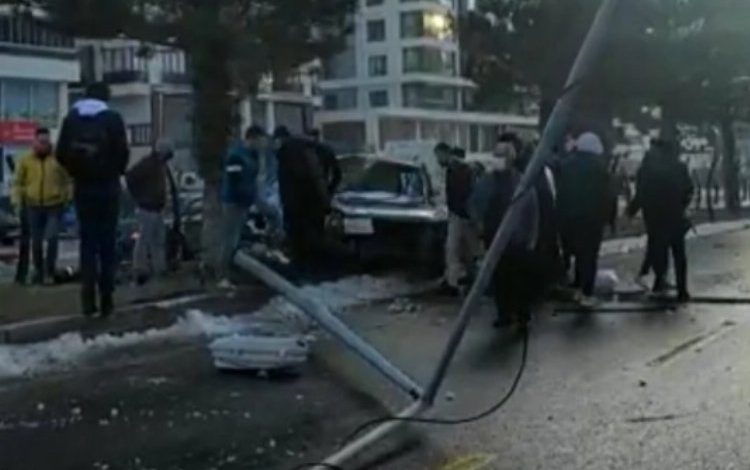 Niğde Bor yolunda trafik kazası Niğde Bor yolunda trafik kazası