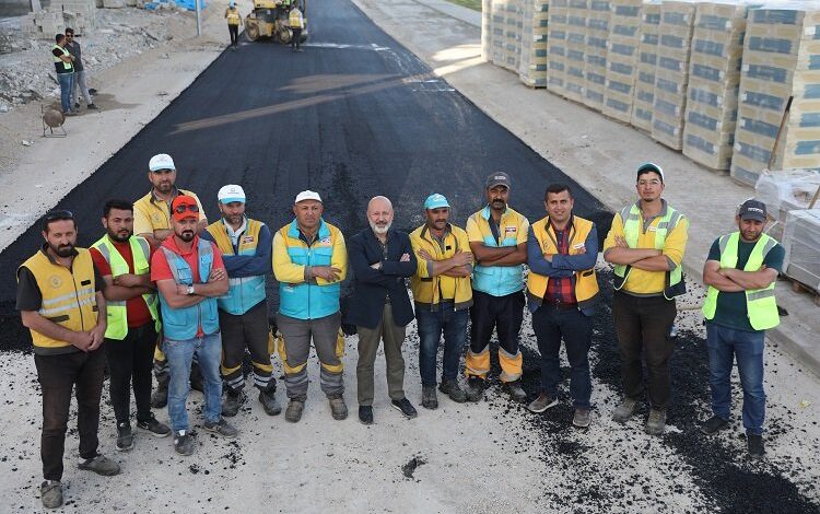 Kayseri Kocasinan’da sezonun ilk asfaltı döküldü