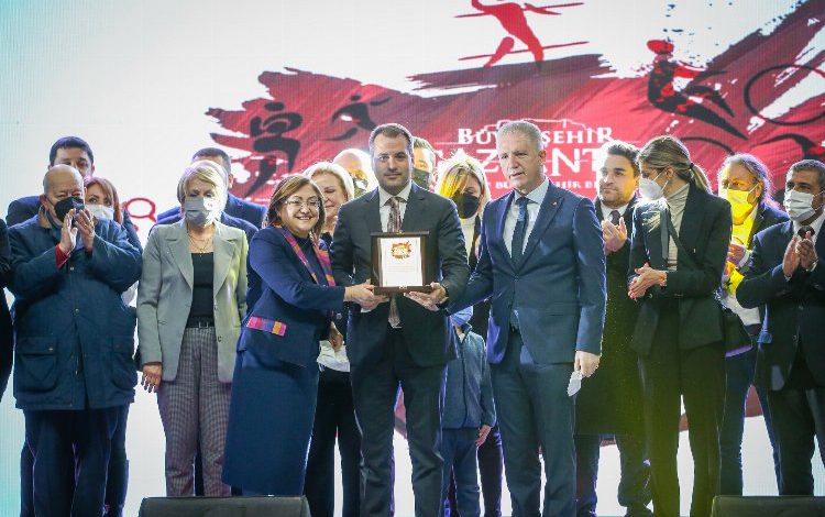 1’inci Mustafa Cengiz Gazi Oyunları görkemli bir törenle açıldı 1’inci Mustafa Cengiz Gazi Oyunları görkemli bir törenle açıldı