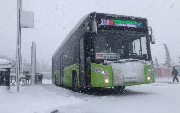 Kocaeli’de kar ulaşıma engel olamadı