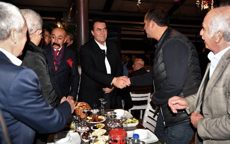 Başkan Dündar, Osmangazili muhtarlarla iftarda buluştu Başkan Dündar, Osmangazili muhtarlarla iftarda buluştu