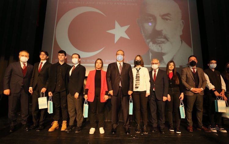 Bursa’da Milli Marşımızın kabulü kutlandı Bursa’da Milli Marşımızın kabulü kutlandı