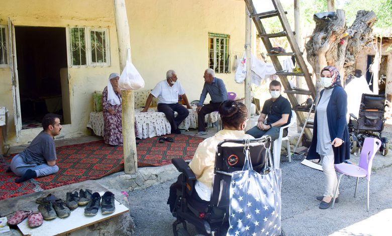 Malatya’da engelli kardeşlere Kent Konseyi’nden şefkat eli Malatya’da engelli kardeşlere Kent Konseyi’nden şefkat eli