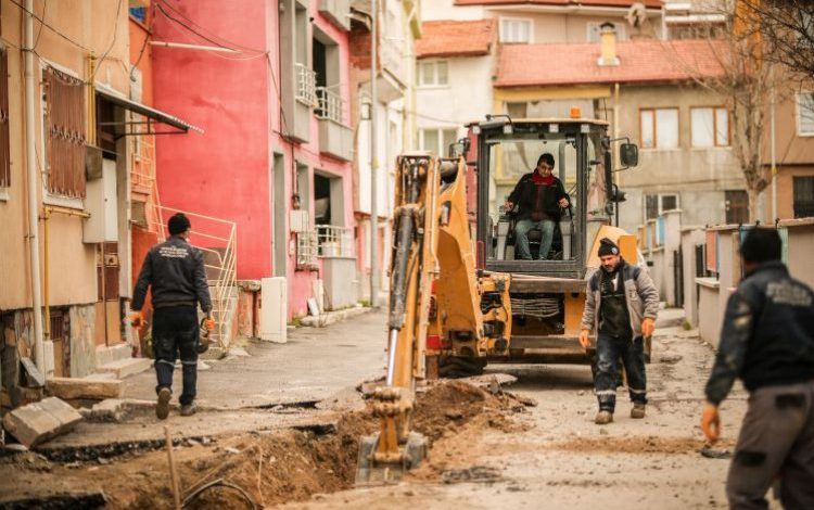 Kütahya Yoncalı’da yeni kanalizasyon hattı çalışması Kütahya Yoncalı’da yeni kanalizasyon hattı çalışması