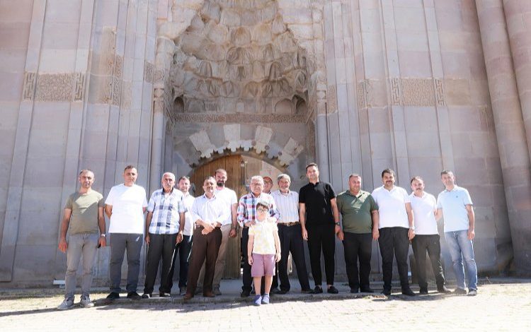 Memduh Büyükkılıç’tan Sultan Hanı’na davet