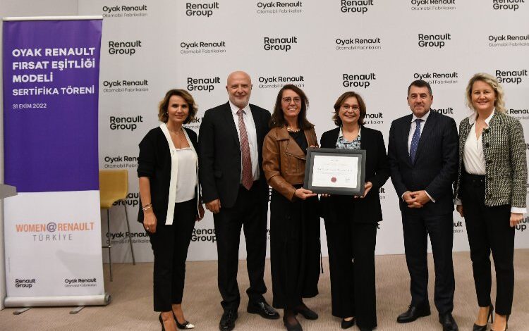 Oyak Renault’a KAGİDER’den ‘Fırsat Eşitliği’ sertifikası Oyak Renault’a KAGİDER’den ‘Fırsat Eşitliği’ sertifikası