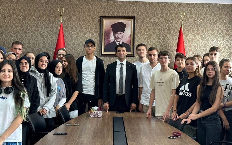 İskeçeli gençler Çanakkale’ye uğurlandı İskeçeli gençler Çanakkale’ye uğurlandı