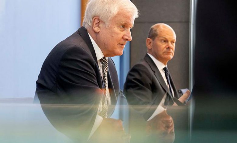 Almanya, Türkiye kökenli muhaliflere yönelik listeleri inceliyor Almanya, Türkiye kökenli muhaliflere yönelik listeleri inceliyor