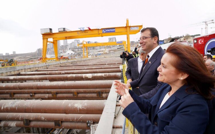 İstanbul’un batısında beklenen metro hattı yapımı başladı İstanbul’un batısında beklenen metro hattı yapımı başladı