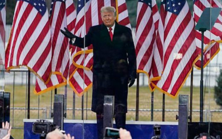 Trump’ın yeni medyası ‘Truth Social’ hizmete girdi