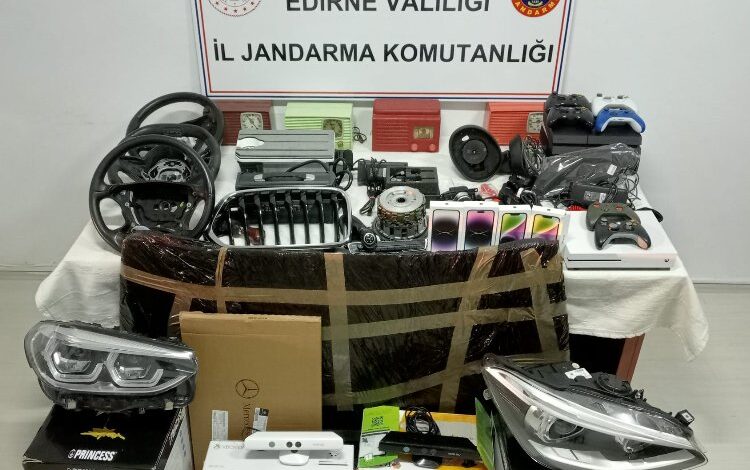 Edirne’de gümrük kaçağı elektronik eşyalar ele geçirildi Edirne’de gümrük kaçağı elektronik eşyalar ele geçirildi