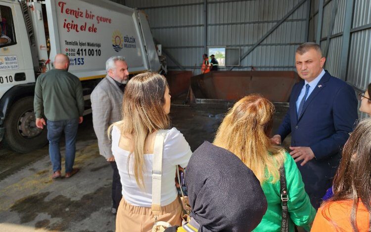 Gölcük’te ‘Atık İstasyonu’ sınıfa dönüştü Gölcük’te ‘Atık İstasyonu’ sınıfa dönüştü