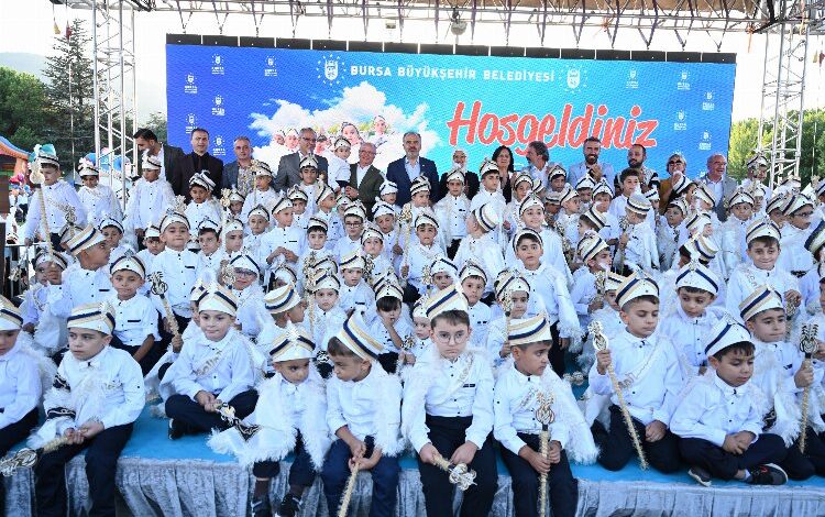 Bursa’da 1000’den fazla çocuk erkekliğe ilk adımını attı