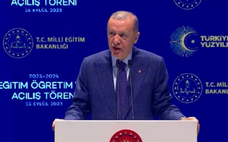 Cumhurbaşkanı Erdoğan’dan ek ders ücreti müjdesi… Erdoğan ilk ders zilini çaldı