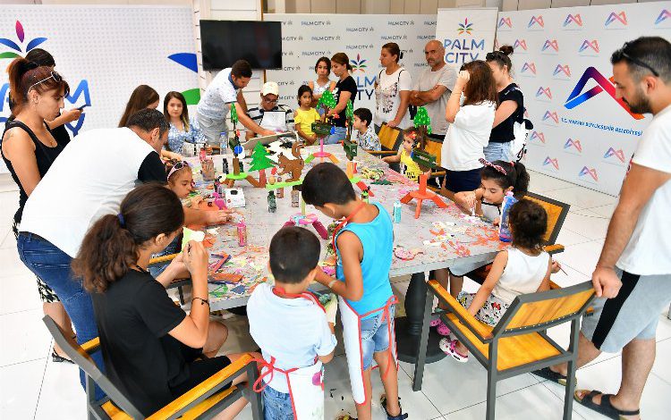 Çocuklar 30 Ağustos’u ‘Zafer Rüzgarı’ yaparak kutladılar Çocuklar 30 Ağustos’u ‘Zafer Rüzgarı’ yaparak kutladılar