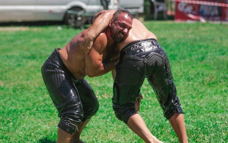 Domaniç’te pehlivanlar 662. kez güreşti Domaniç’te pehlivanlar 662. kez güreşti