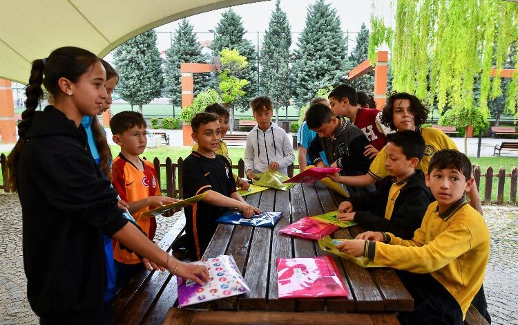 Genç muhabir adayları kitap yazacak