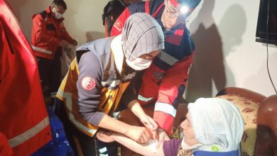 Erzurum’daki deprem sonrası 5 ambulans, 3 UMKE timi görev başında