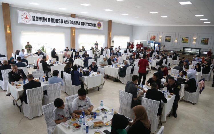 Kayseri protokolünden jandarmaya 184’ncü yıl tebriği Kayseri protokolünden jandarmaya 184’ncü yıl tebriği