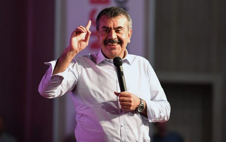 Bakan Tekin tercih yapacak gençlerle buluştu Bakan Tekin tercih yapacak gençlerle buluştu