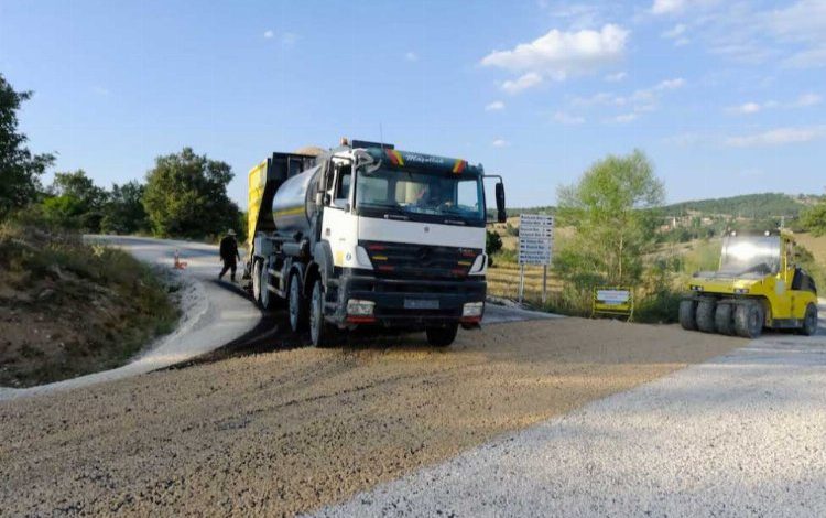 Eskişehir mahalleleri asfalt sathi kaplanıyor Eskişehir mahalleleri asfalt sathi kaplanıyor