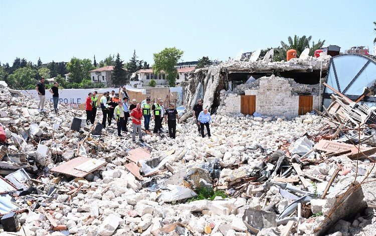 752 yıllık tarihi enkazda lazerle nokta ölçümü 752 yıllık tarihi enkazda lazerle nokta ölçümü