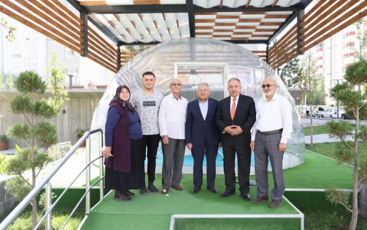 Memduh Büyükkılıç’tan ‘Şeffaf Oda’ ziyareti Memduh Büyükkılıç’tan ‘Şeffaf Oda’ ziyareti