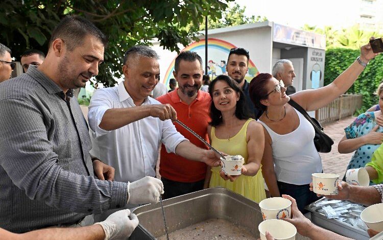 Muratpaşa’da aşure ikramı Muratpaşa’da aşure ikramı