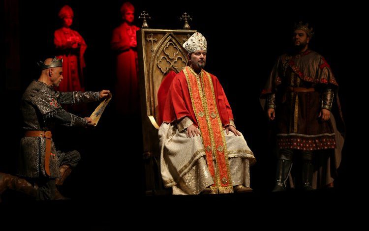 Kocaeli’de ‘Kılıçarslan’ ayakta alkışlandı Kocaeli’de ‘Kılıçarslan’ ayakta alkışlandı