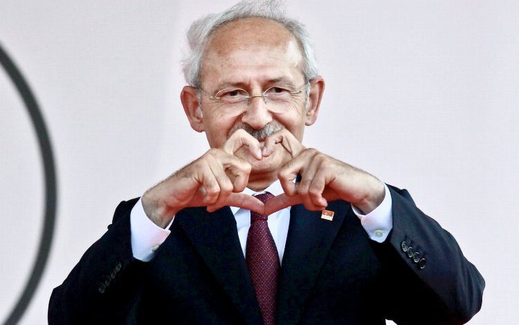 Başkan Erkiş’ten CHP’ye hediye marş Başkan Erkiş’ten CHP’ye hediye marş